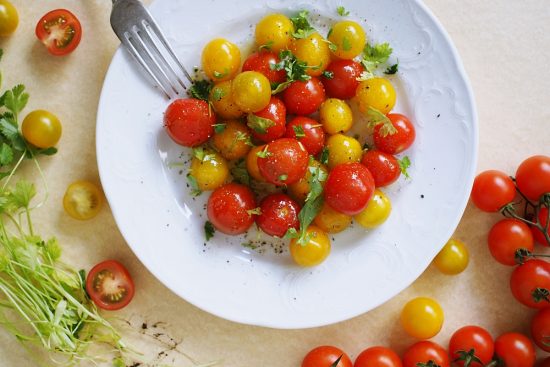Tankkaa A-, B- ja C-vitamiinit ABC:n uudistetusta salaattipöydästä