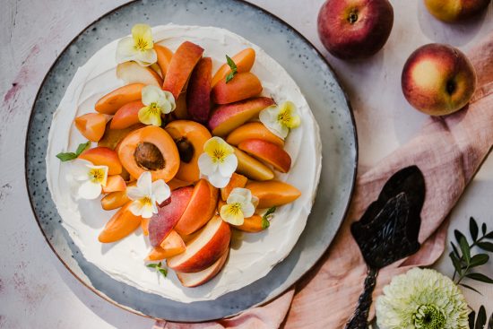 Kesän kaunein persikkakakku – gluteenittomasti!